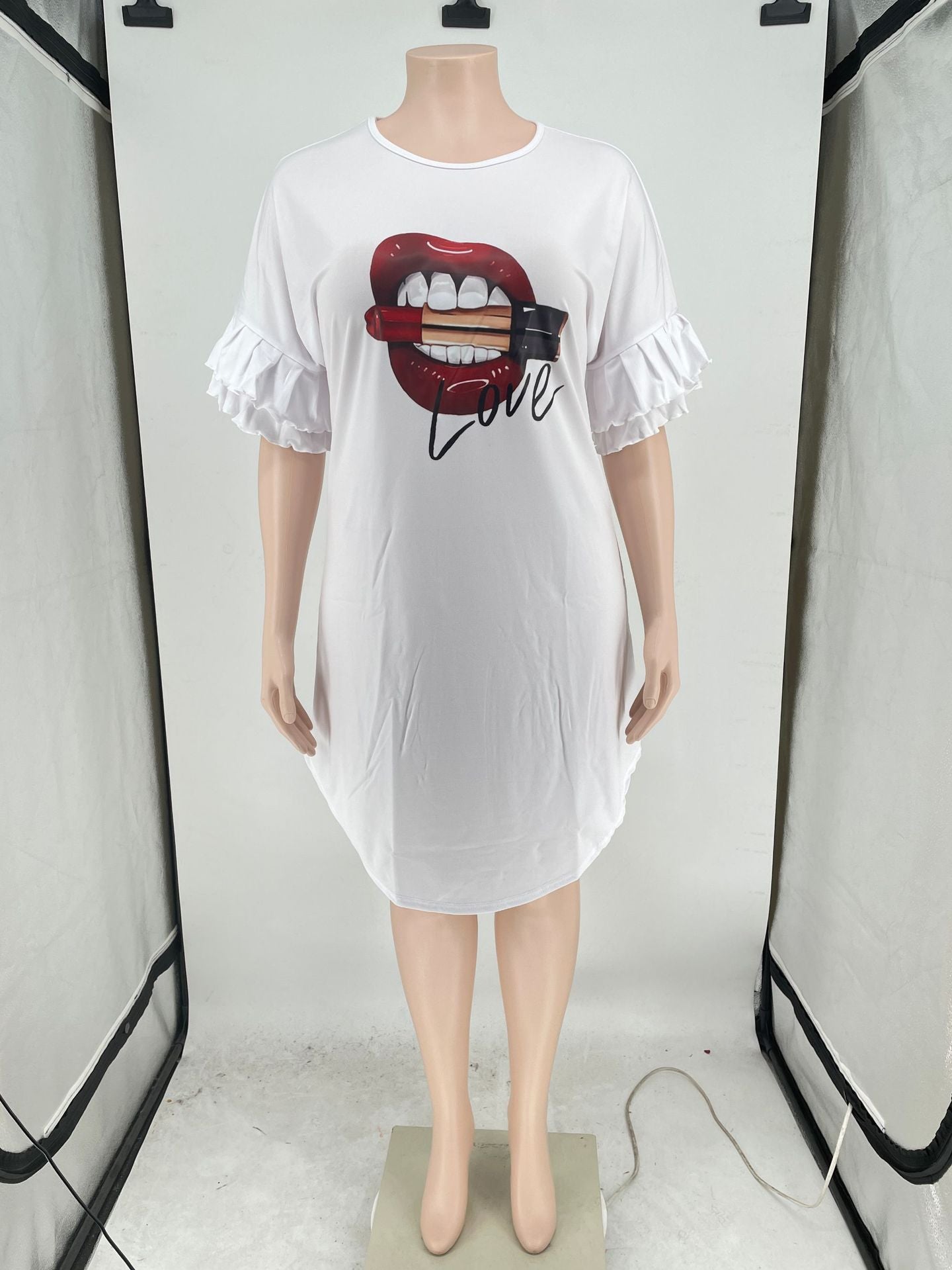 Sexy Plus Size Lip Print Ruffled SleeveKnee Length Dress