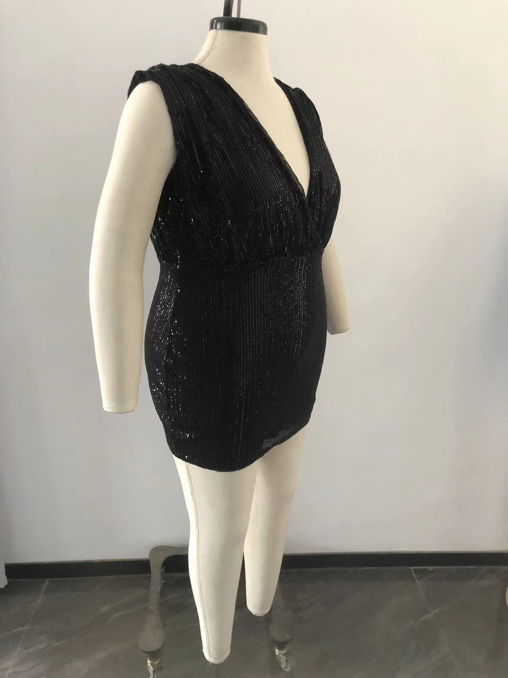 Sexy Plus Size Sequined Sleeveless Open-Back Mini Dress