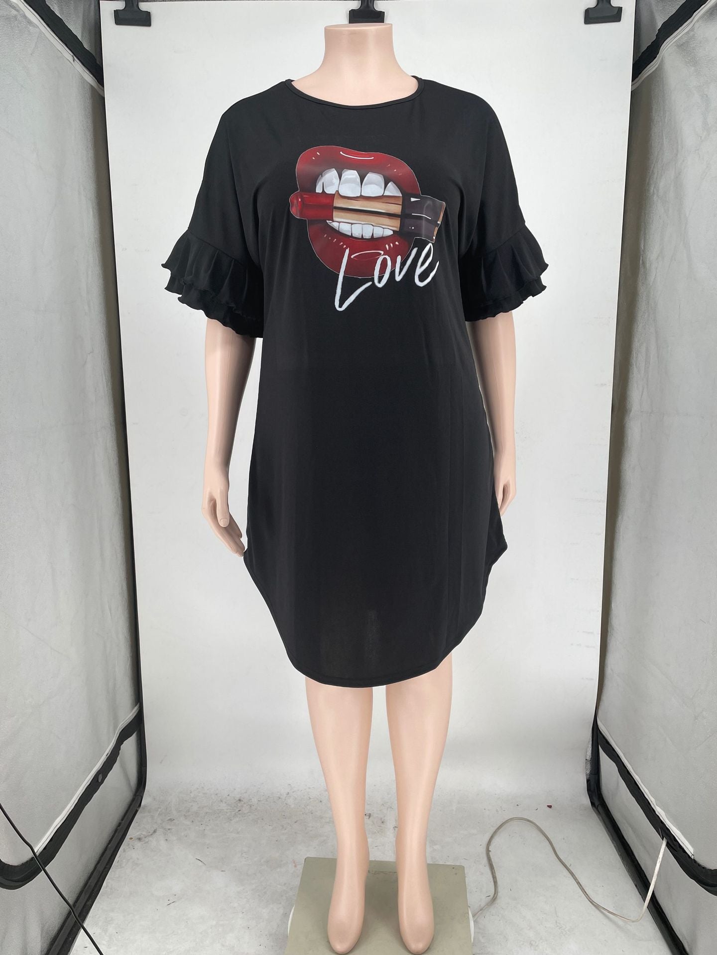 Sexy Plus Size Lip Print Ruffled SleeveKnee Length Dress