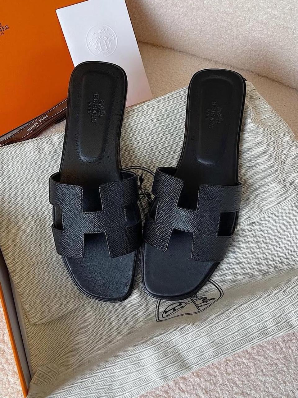 💕Hermes Oran Sandals Multiple Colors Are Available💕